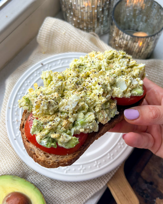 Avocado-Ei Salade met Toast